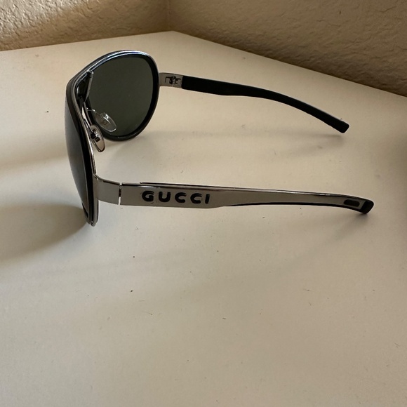 Vintage Gucci Aviator Sunglasses – Early 2000s with Original Case - Picture 5 of 11